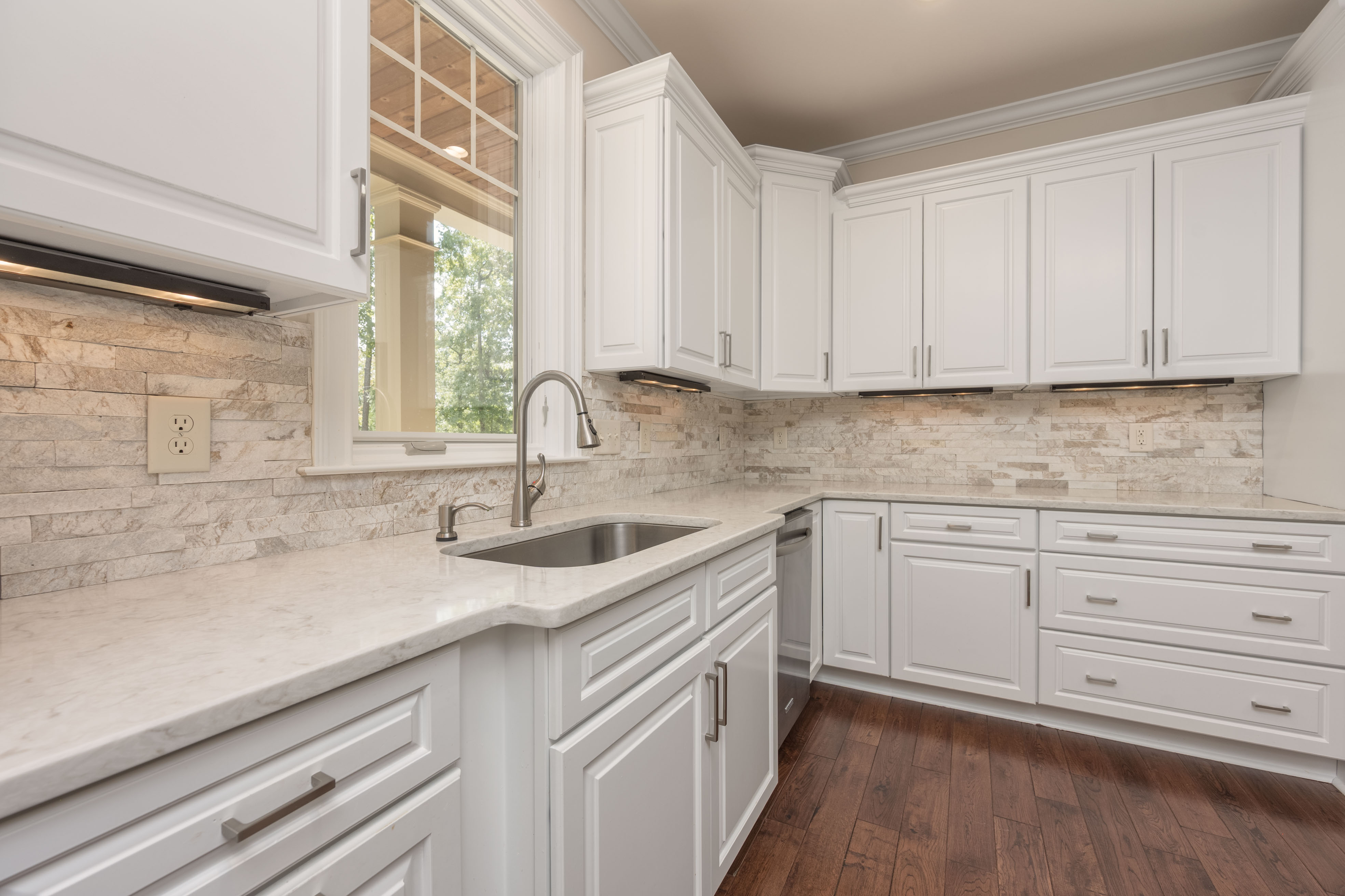 1001 Walton Way image 20